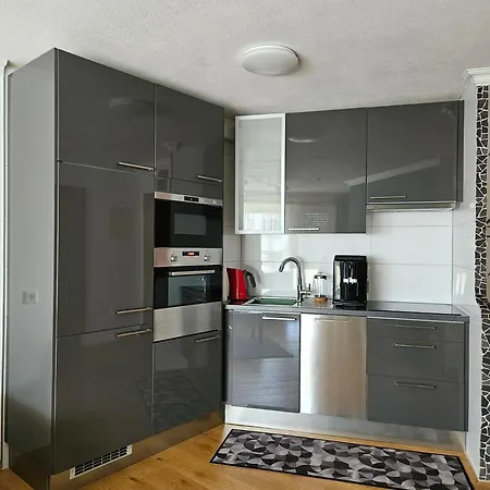 Lägenhet City-center Mit Balkon,parking,smart-tv *